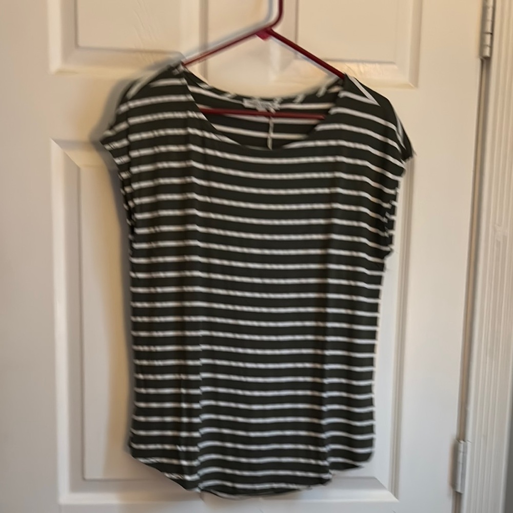 Green Envelope Gray Relaxed Cap Sleeve Tee